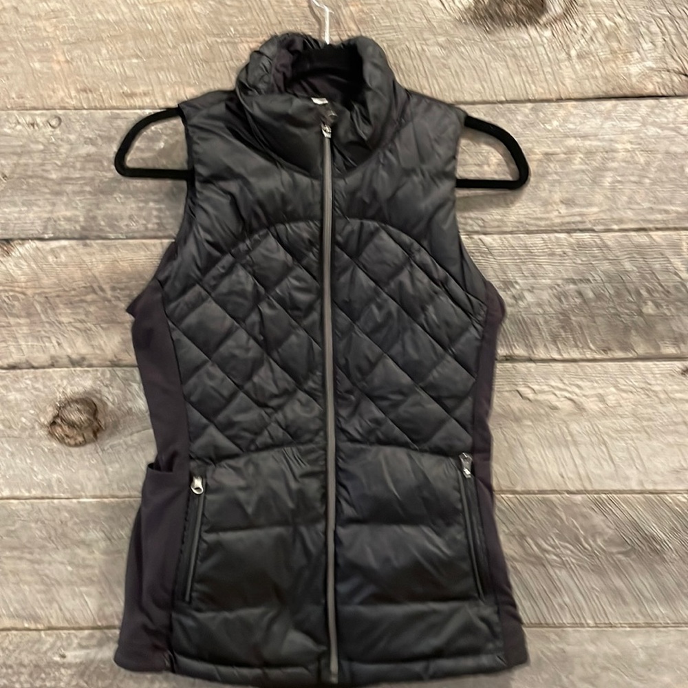 Lululemon athletic Goose down vest